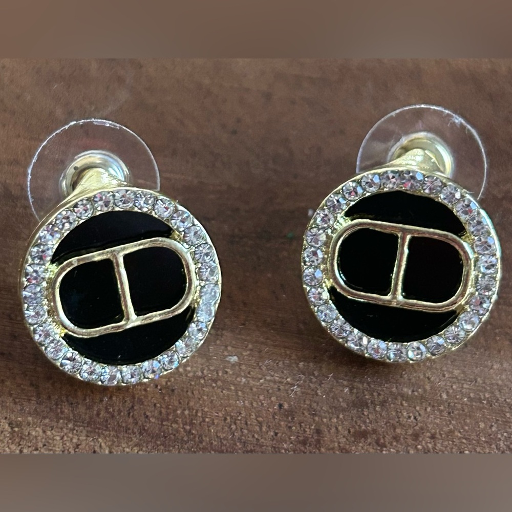 NEW fashion earrings